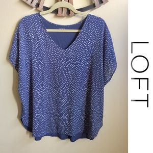 ✨ LOFT outlet Gray/Blue Polka Dot Flowy Top/shirt✨